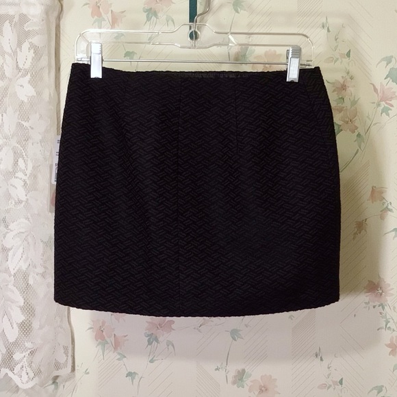 Forever 21 Black Mini Skirt - Picture 2 of 3